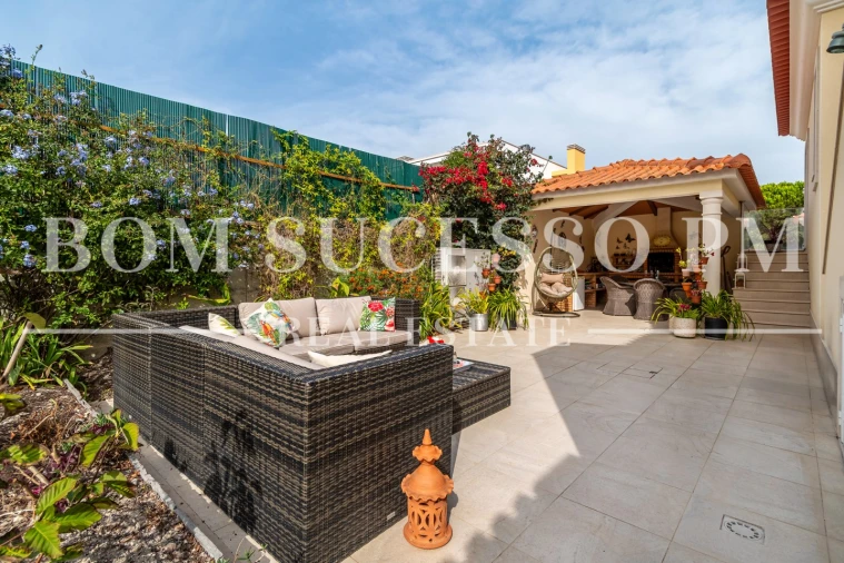 Moradia T4 para Venda em Vau Foto 17