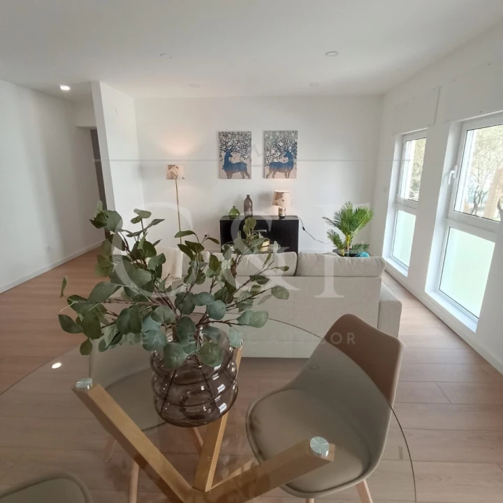 Apartamento T2 para Venda em Benfica Foto 6