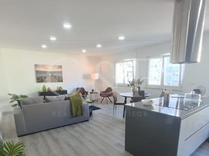 Apartamento T2 para Venda em Benfica Foto 30