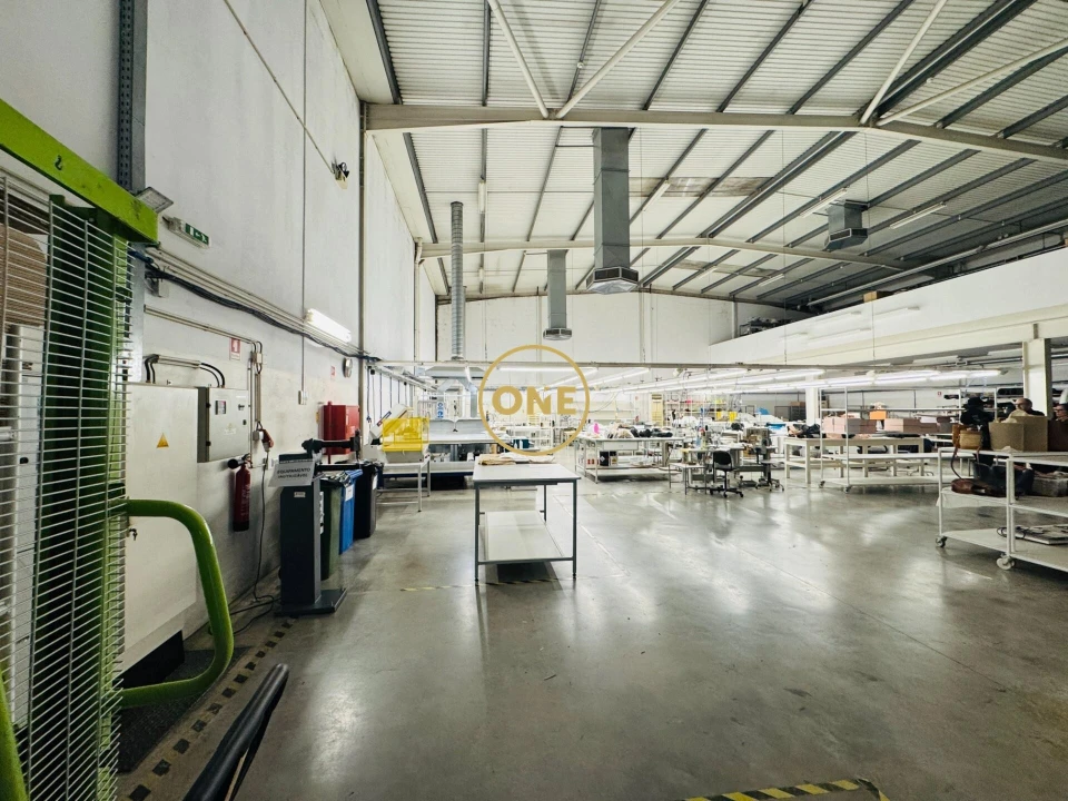 Armazém para Arrendamento em Lordelo Foto 12