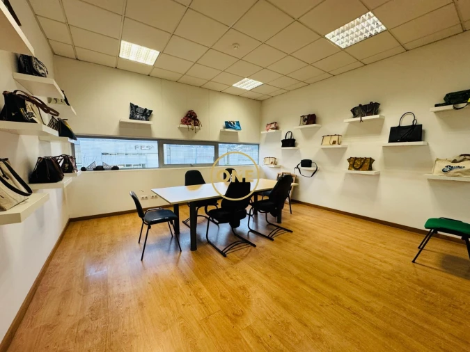 Armazém para Arrendamento em Lordelo Foto 3