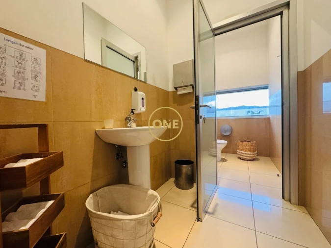 Armazém para Arrendamento em Lordelo Foto 9