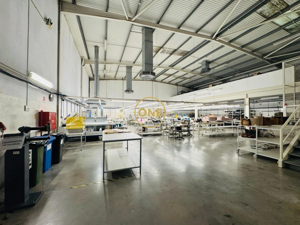 Armazém para Arrendamento em Lordelo Foto 14