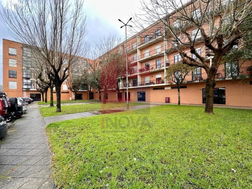 Apartamento T3 para Venda em Nogueira, Fraião e Lamaçães Foto 1