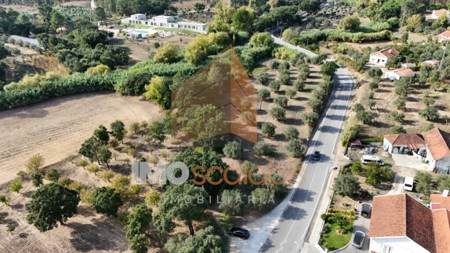Terreno para Venda em Alcanede Foto 1