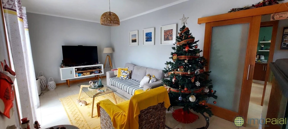 Moradia T4 para Venda em Praia do Almoxarife Foto 7