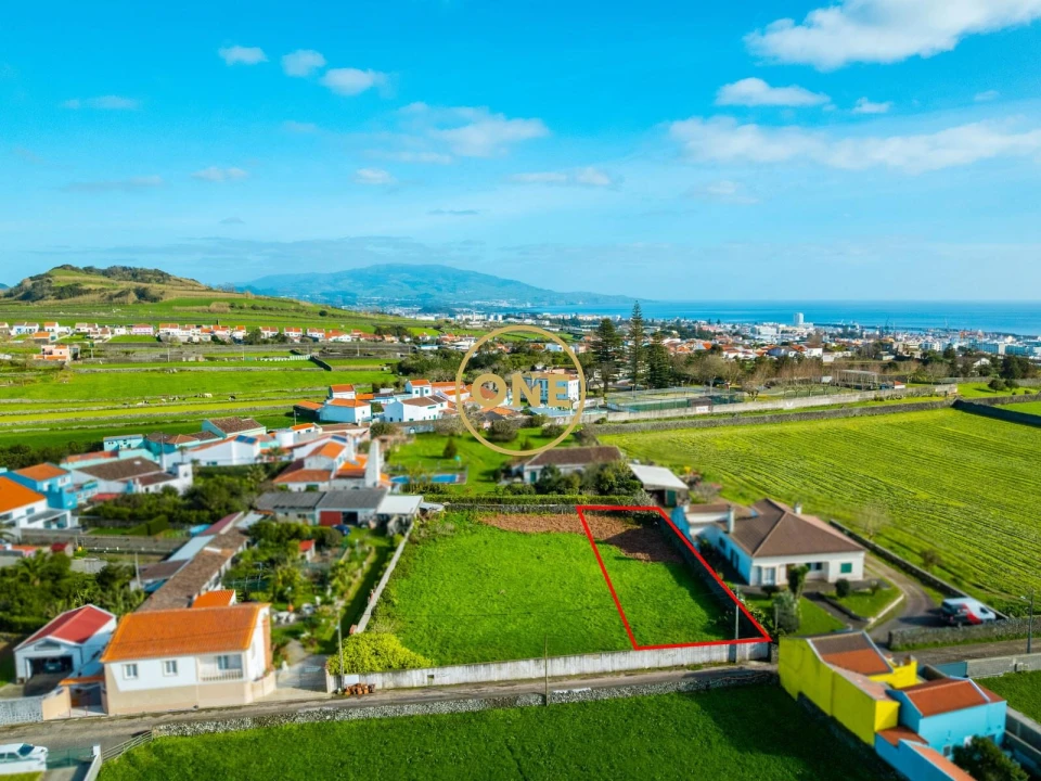 Terreno para Venda em Arrifes Foto 1