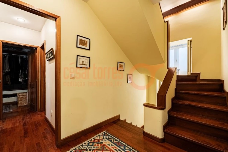 Moradia T4 para Venda em São Felix da Marinha Foto 18