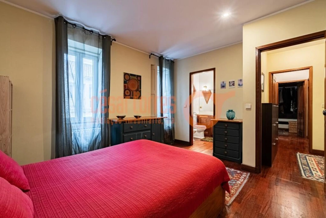 Moradia T4 para Venda em São Felix da Marinha Foto 16