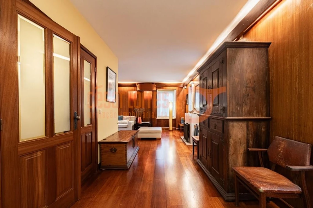 Moradia T4 para Venda em São Felix da Marinha Foto 8