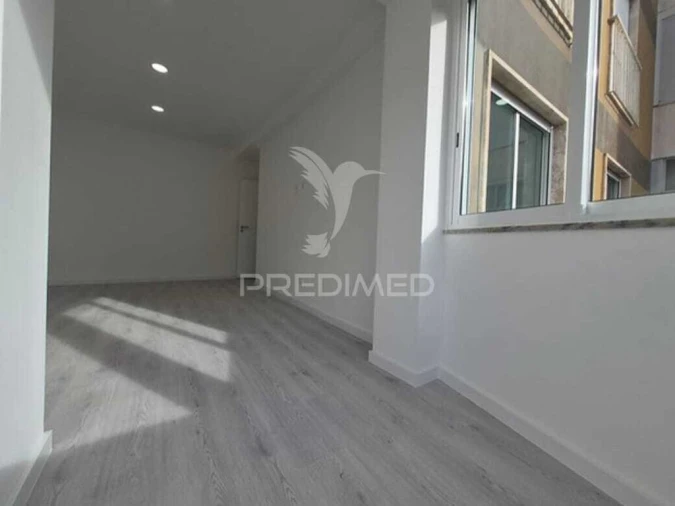 Apartamento T2 para Venda em Laranjeiro e Feijó Foto 9