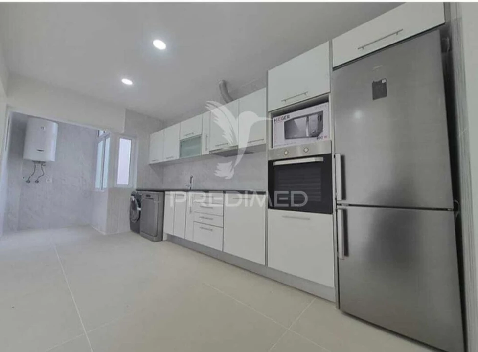 Apartamento T2 para Venda em Laranjeiro e Feijó Foto 2