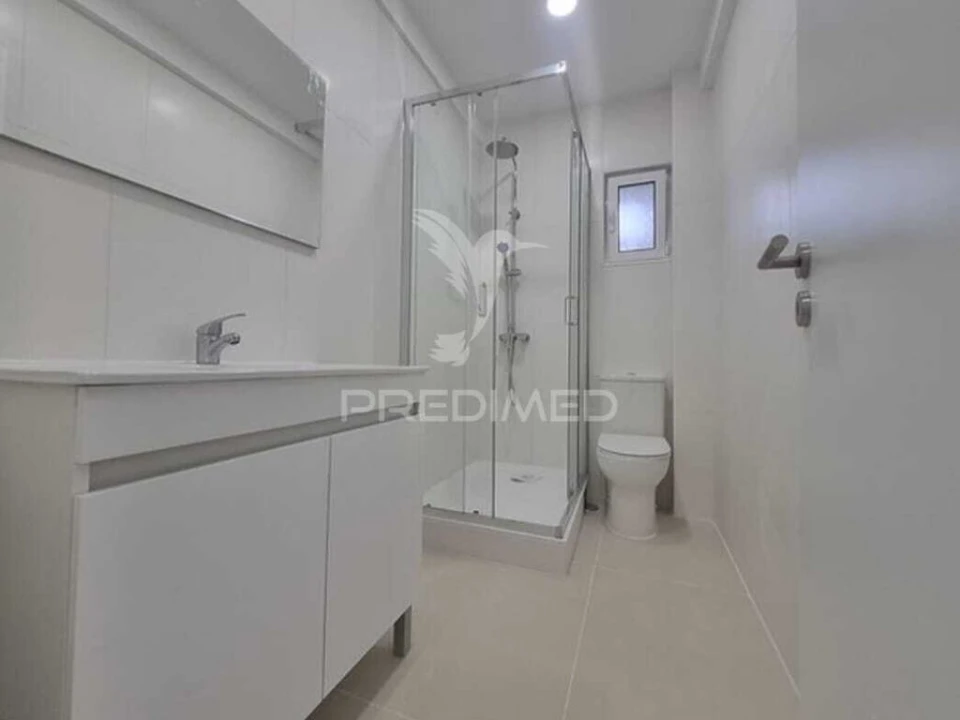 Apartamento T2 para Venda em Laranjeiro e Feijó Foto 12