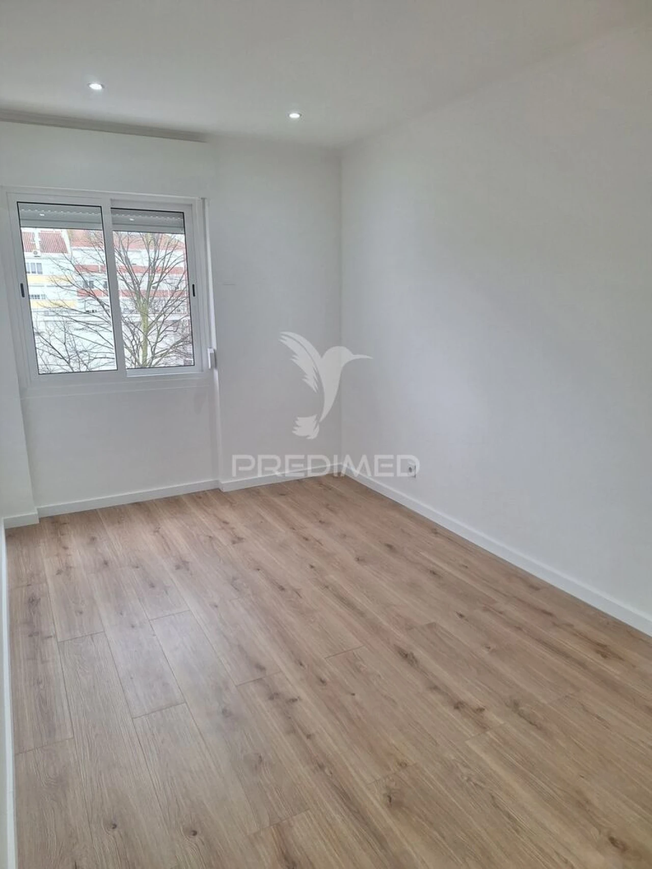 Apartamento T3 para Venda em Alfragide Foto 11