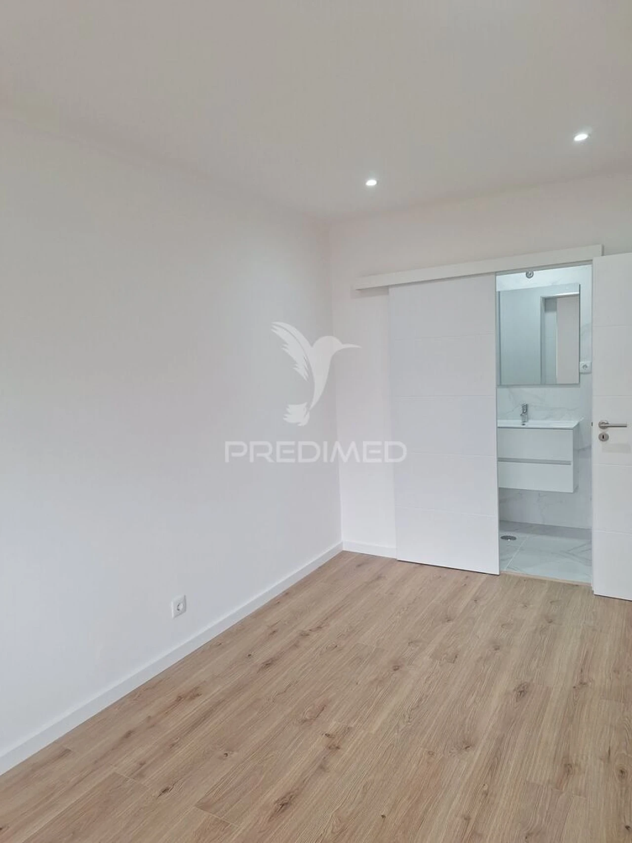 Apartamento T3 para Venda em Alfragide Foto 12