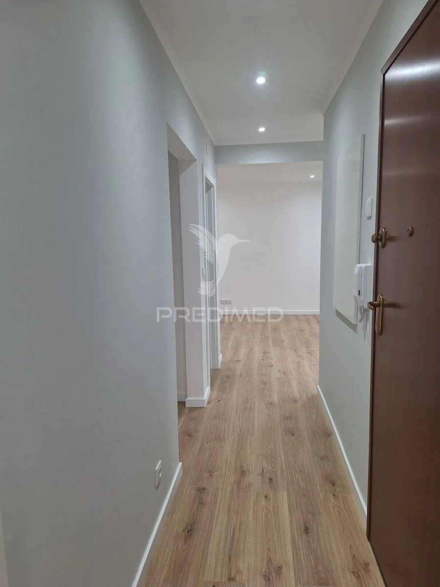 Apartamento T3 para Venda em Alfragide Foto 8