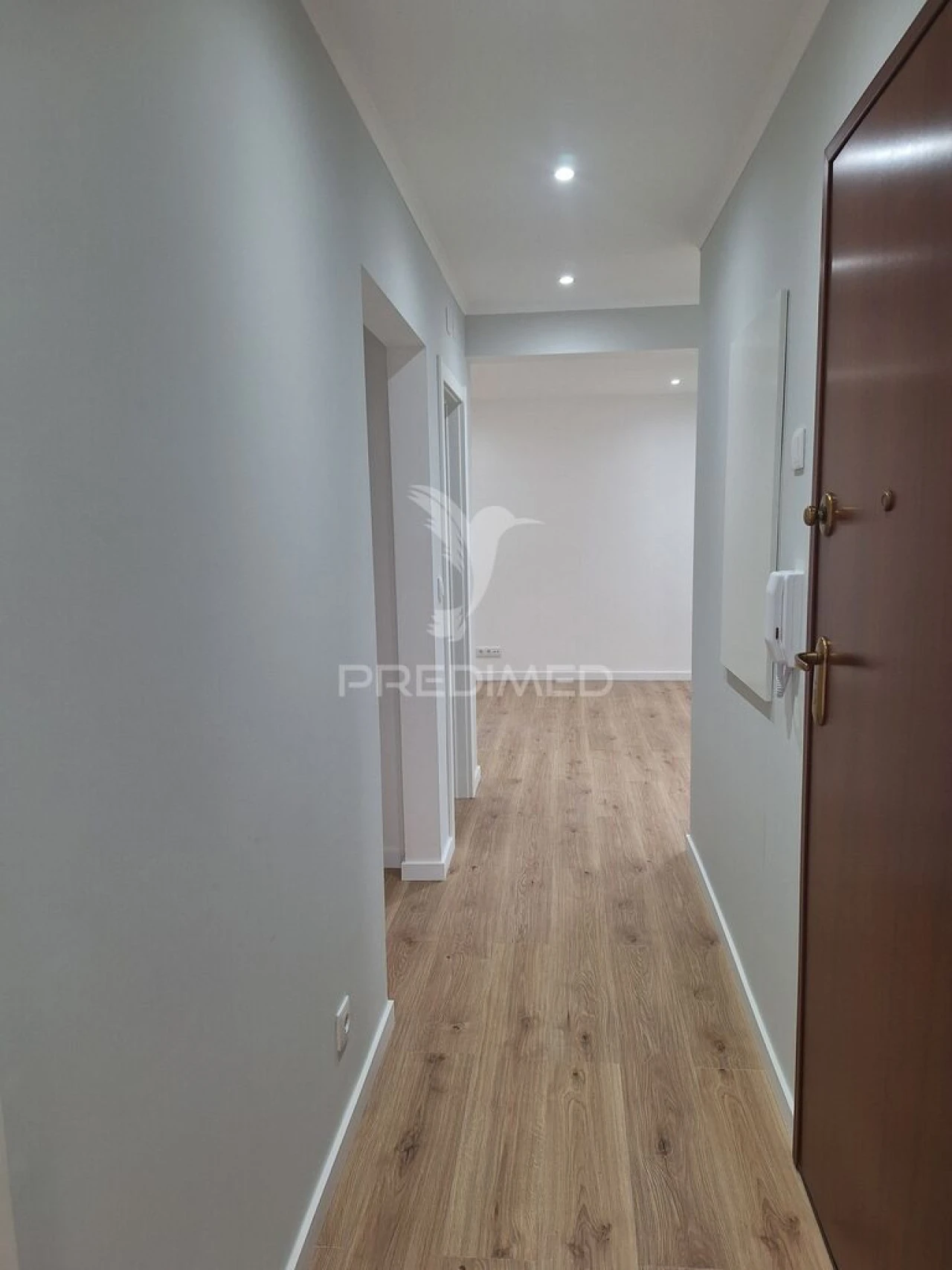 Apartamento T3 para Venda em Alfragide Foto 8