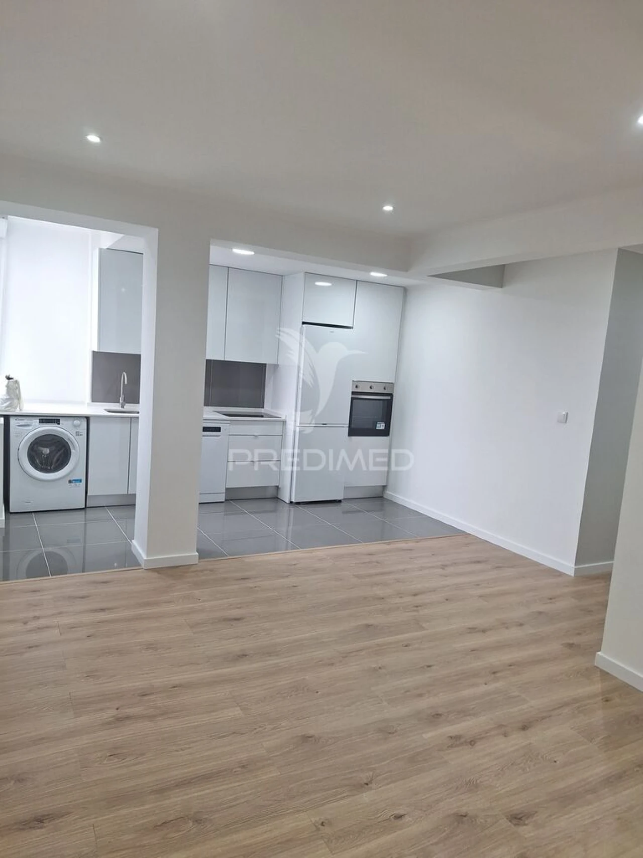 Apartamento T3 para Venda em Alfragide Foto 2