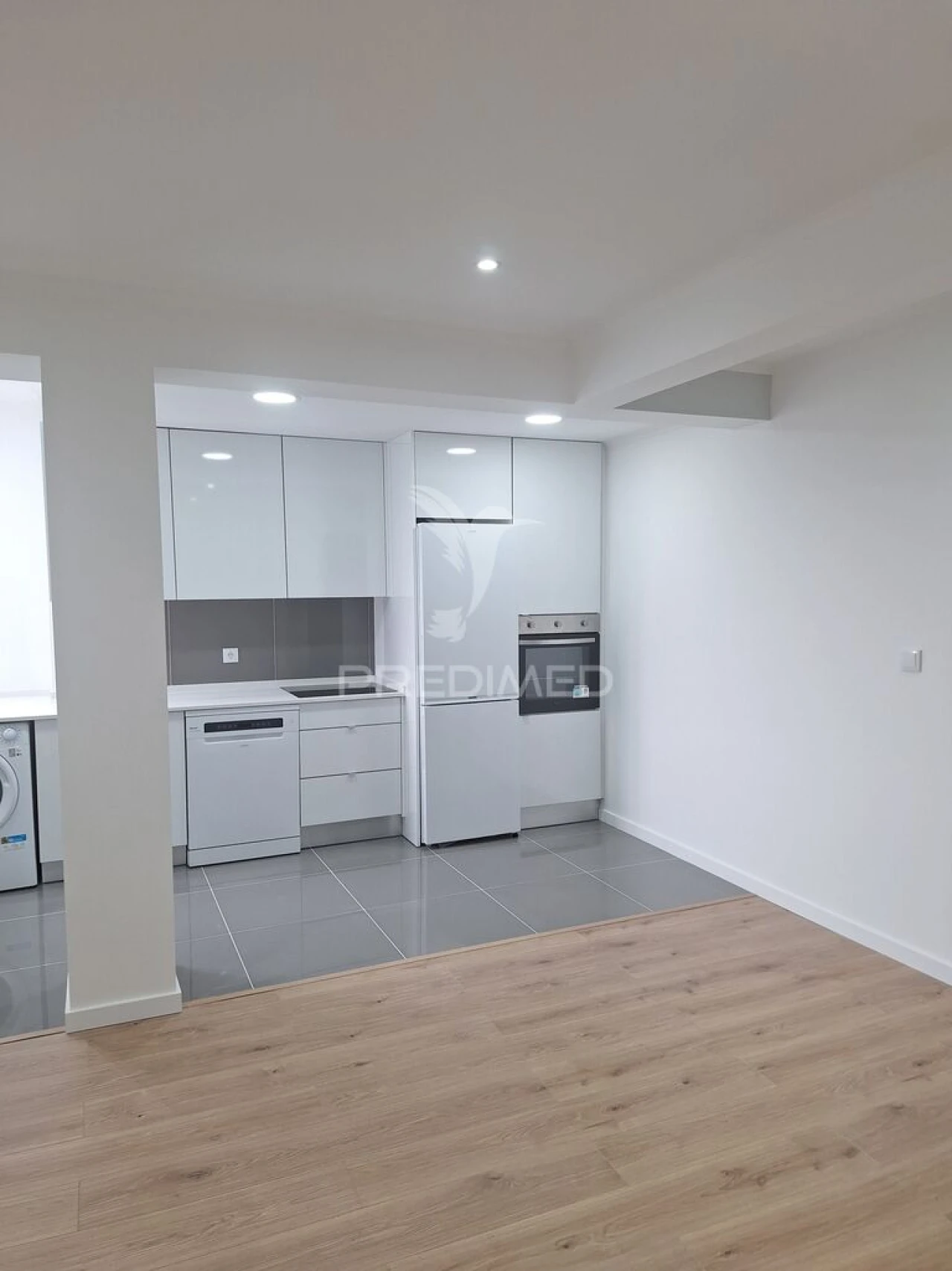 Apartamento T3 para Venda em Alfragide Foto 3