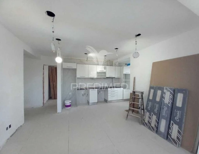 Apartamento T4 para Venda em Laranjeiro e Feijó Foto 3