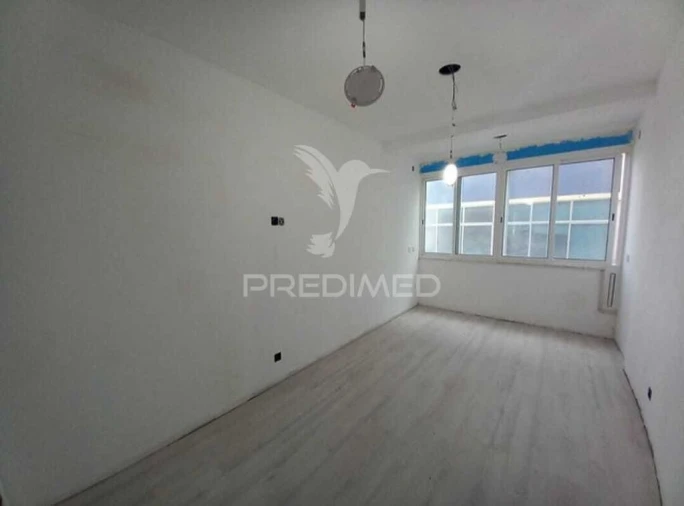 Apartamento T4 para Venda em Laranjeiro e Feijó Foto 11