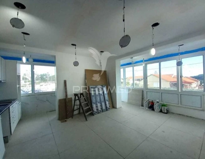 Apartamento T4 para Venda em Laranjeiro e Feijó Foto 5