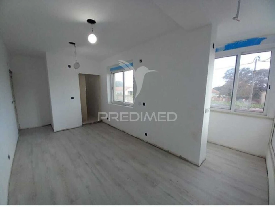 Apartamento T4 para Venda em Laranjeiro e Feijó Foto 9