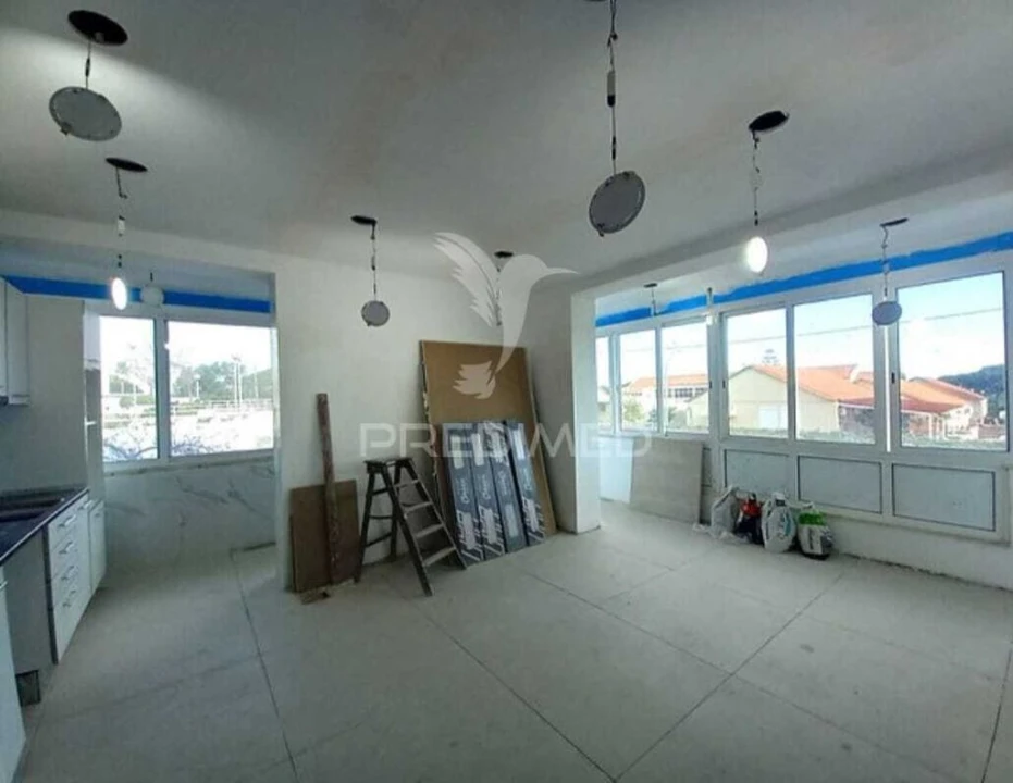 Apartamento T4 para Venda em Laranjeiro e Feijó Foto 5