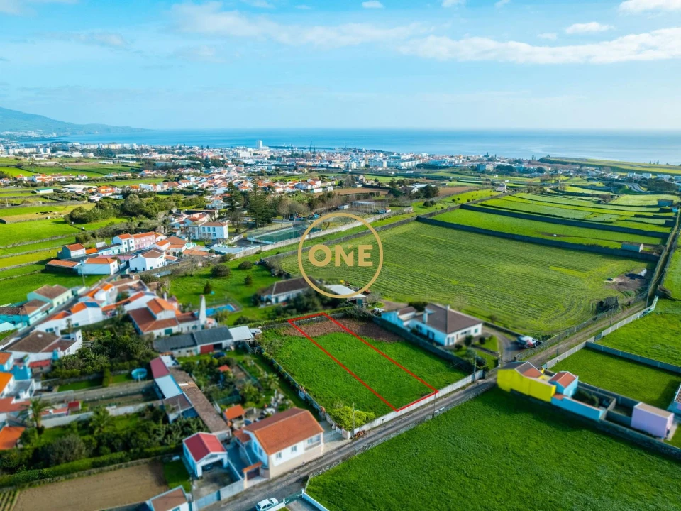 Terreno para Venda em Arrifes Foto 1