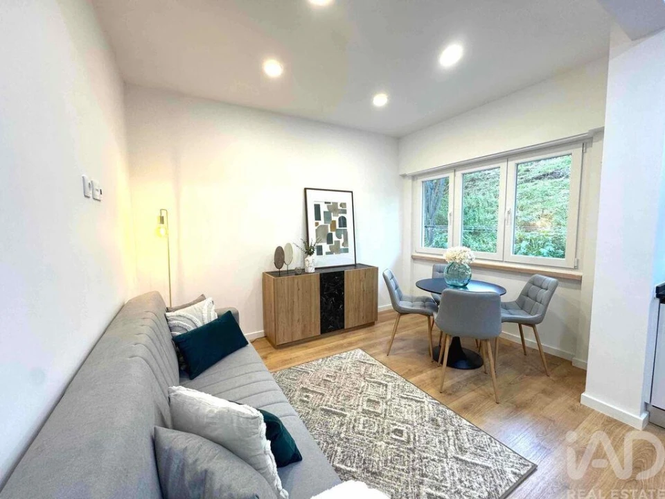 Apartamento T2 para Venda em Benfica Foto 6