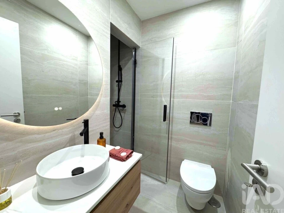 Apartamento T2 para Venda em Benfica Foto 8