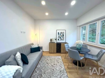 Apartamento T2 para Venda em Benfica
