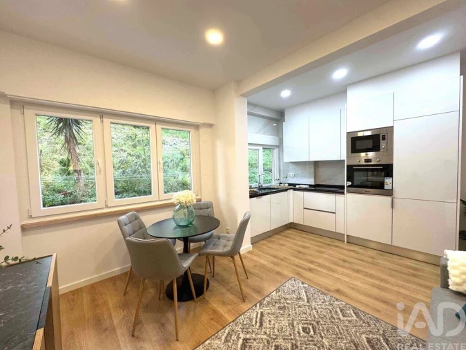 Apartamento T2 para Venda em Benfica Foto 2