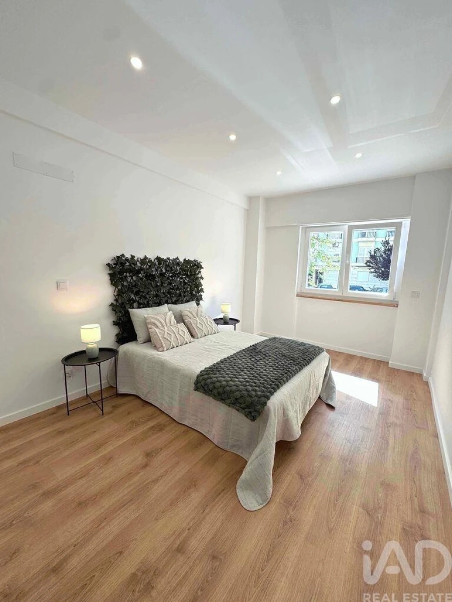 Apartamento T2 para Venda em Benfica Foto 21