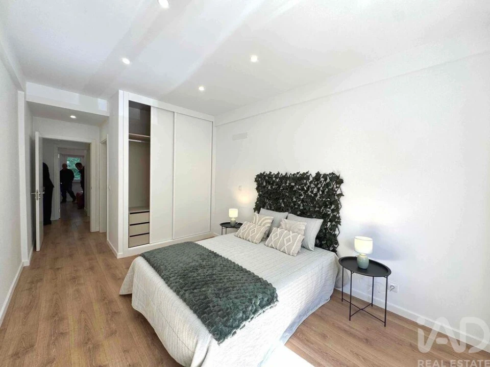 Apartamento T2 para Venda em Benfica Foto 18
