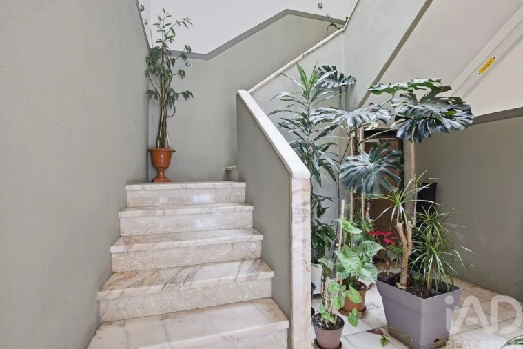 Apartamento T2 para Venda em Ramada e Caneças Foto 30