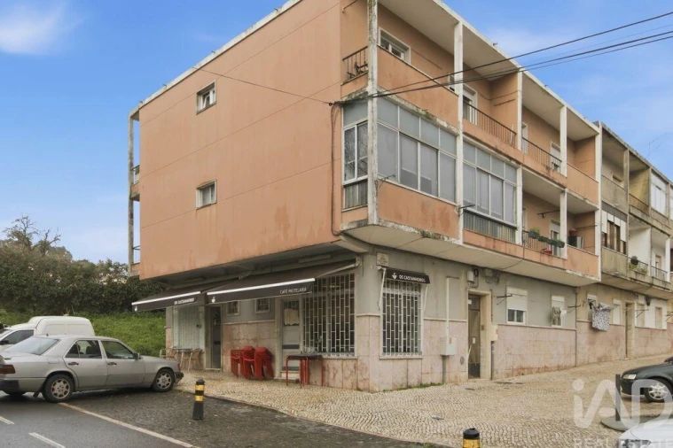 Apartamento T2 para Venda em Ramada e Caneças Foto 32