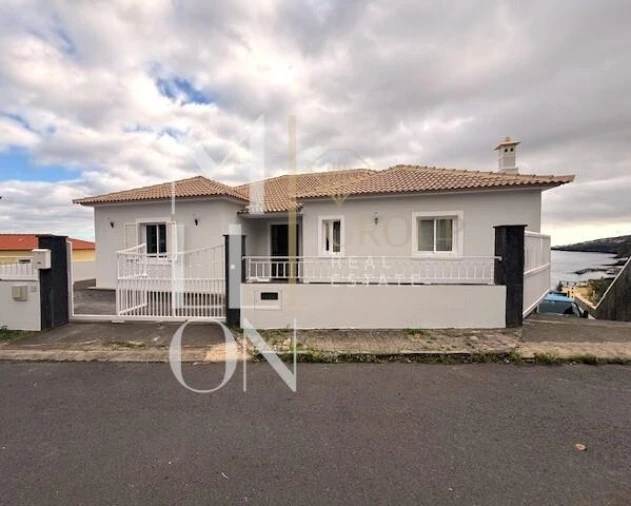 Moradia T3 para Venda em Santa Cruz