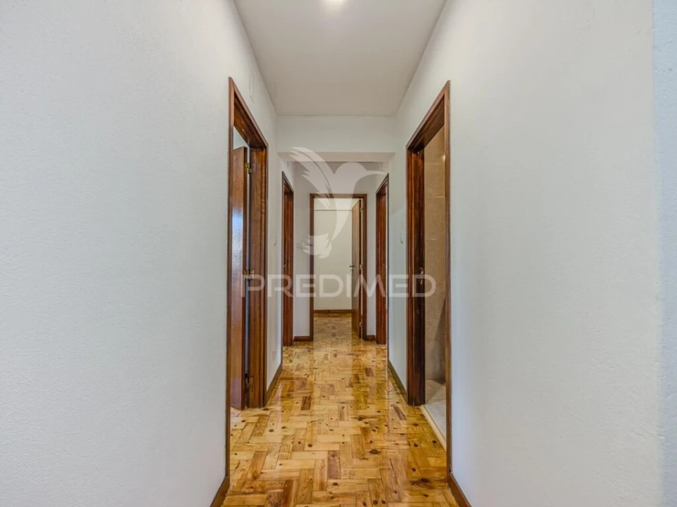 Apartamento T2 para Venda em São João da Madeira Foto 3