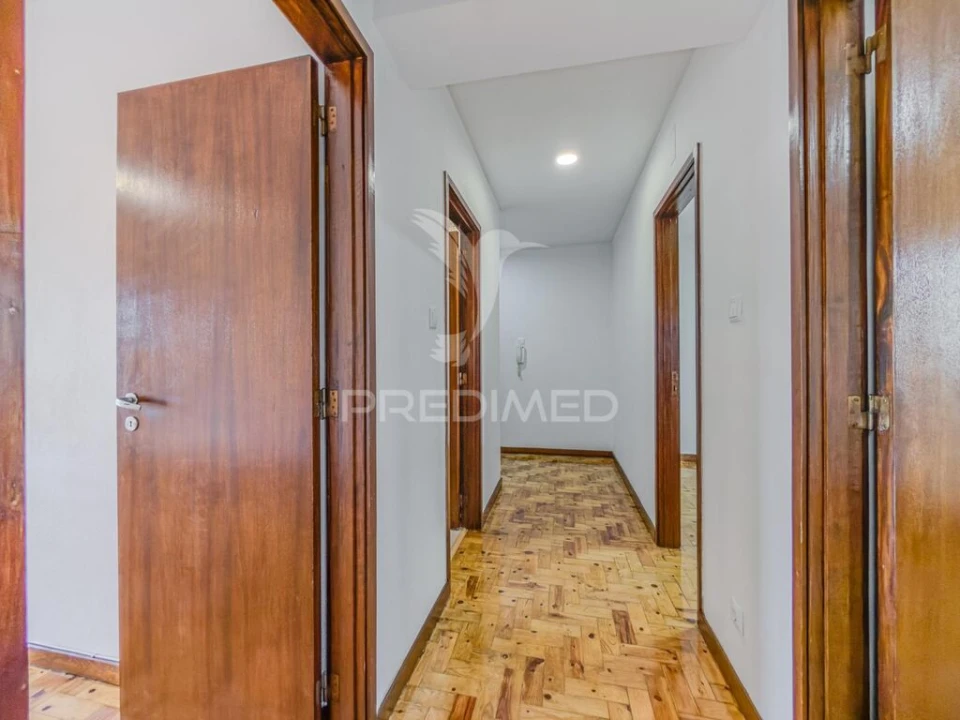 Apartamento T2 para Venda em São João da Madeira Foto 11
