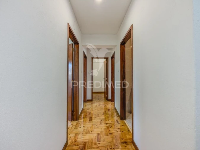 Apartamento T2 para Venda em São João da Madeira Foto 3