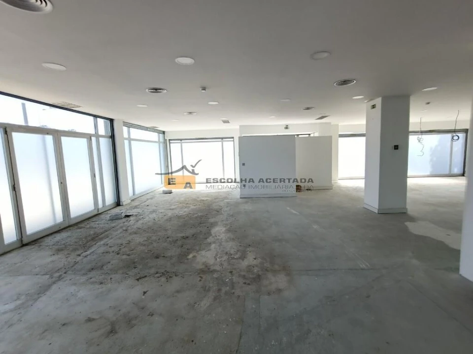 Loja para Arrendamento em Perafita, Lavra e Santa Cruz do Bispo Foto 1