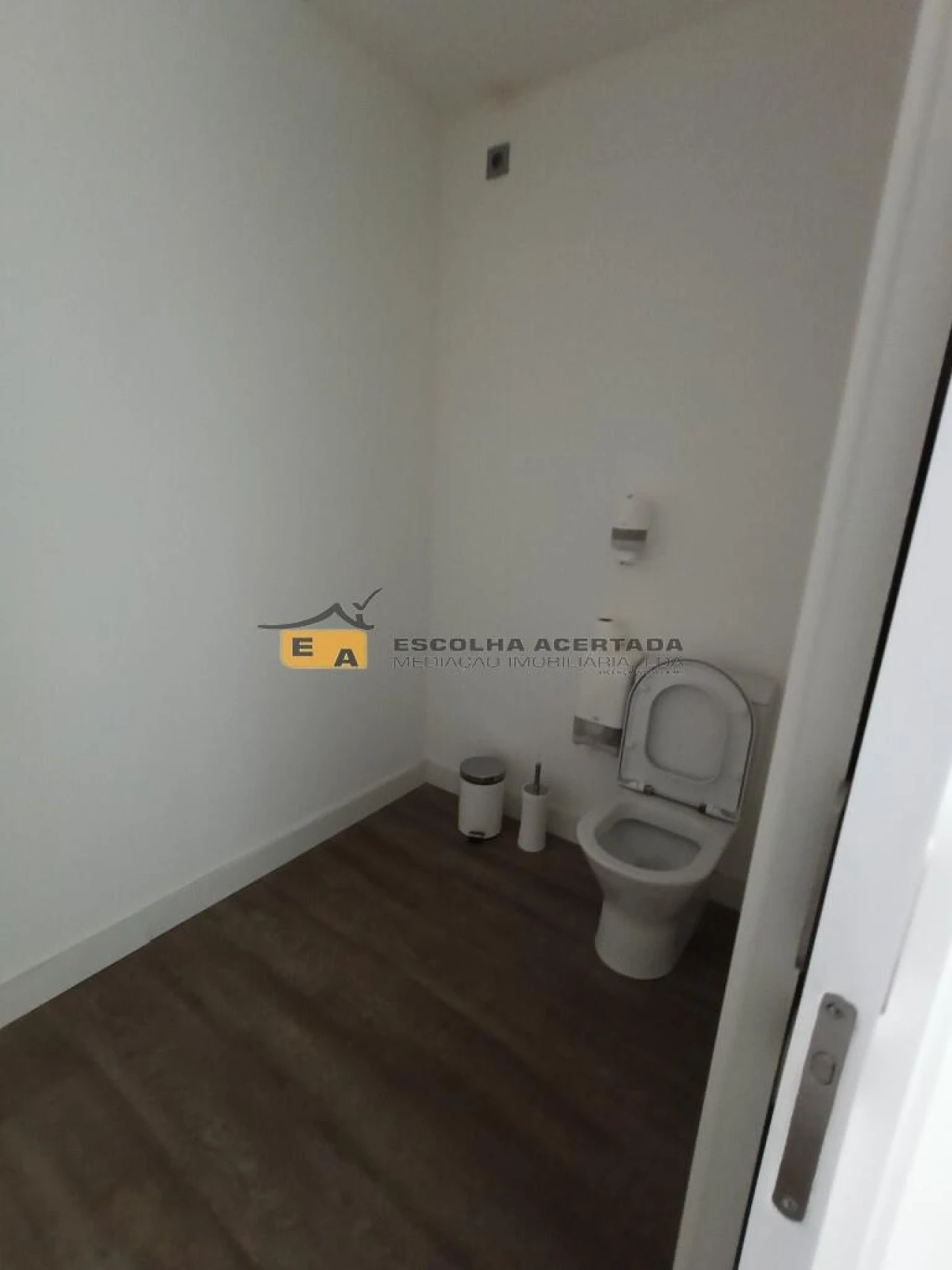 Loja para Arrendamento em Perafita, Lavra e Santa Cruz do Bispo Foto 11