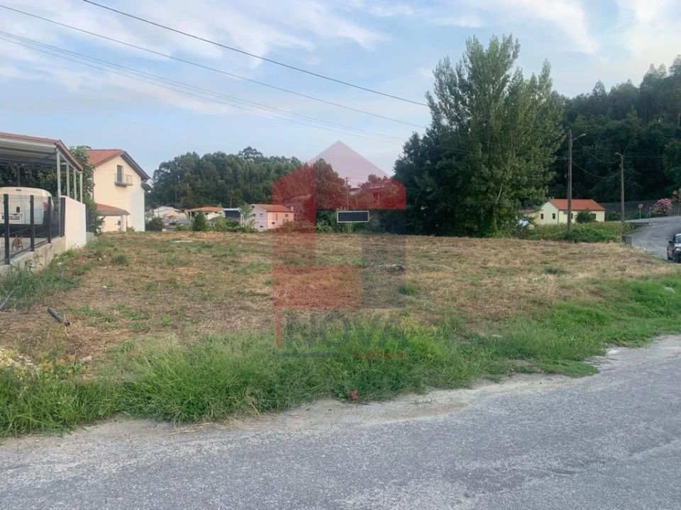 Terreno para Venda em Vila Verde e Barbudo Foto 1
