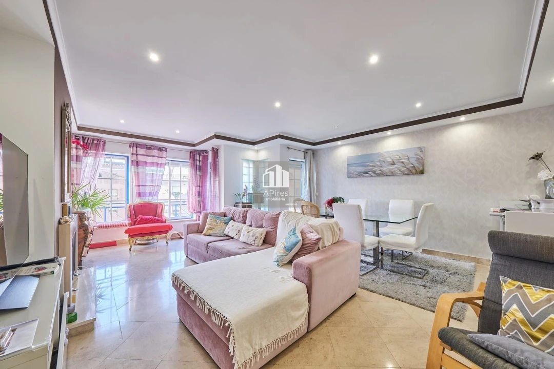 Apartamento T3 para Venda em Costa da Caparica Foto 1