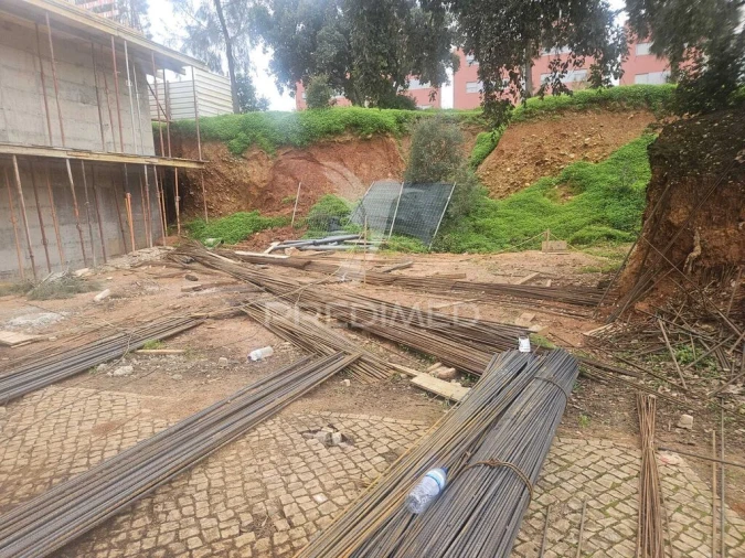 Terreno para Venda em Estômbar e Parchal Foto 3