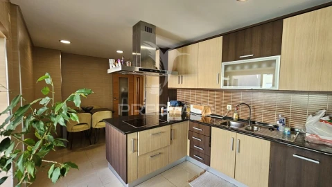 Apartamento T4 para Venda em Portimão