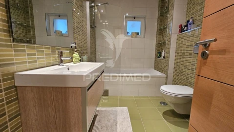 Apartamento T4 para Venda em Portimão
