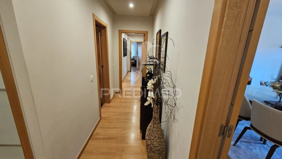 Apartamento T4 para Venda em Portimão Foto 18