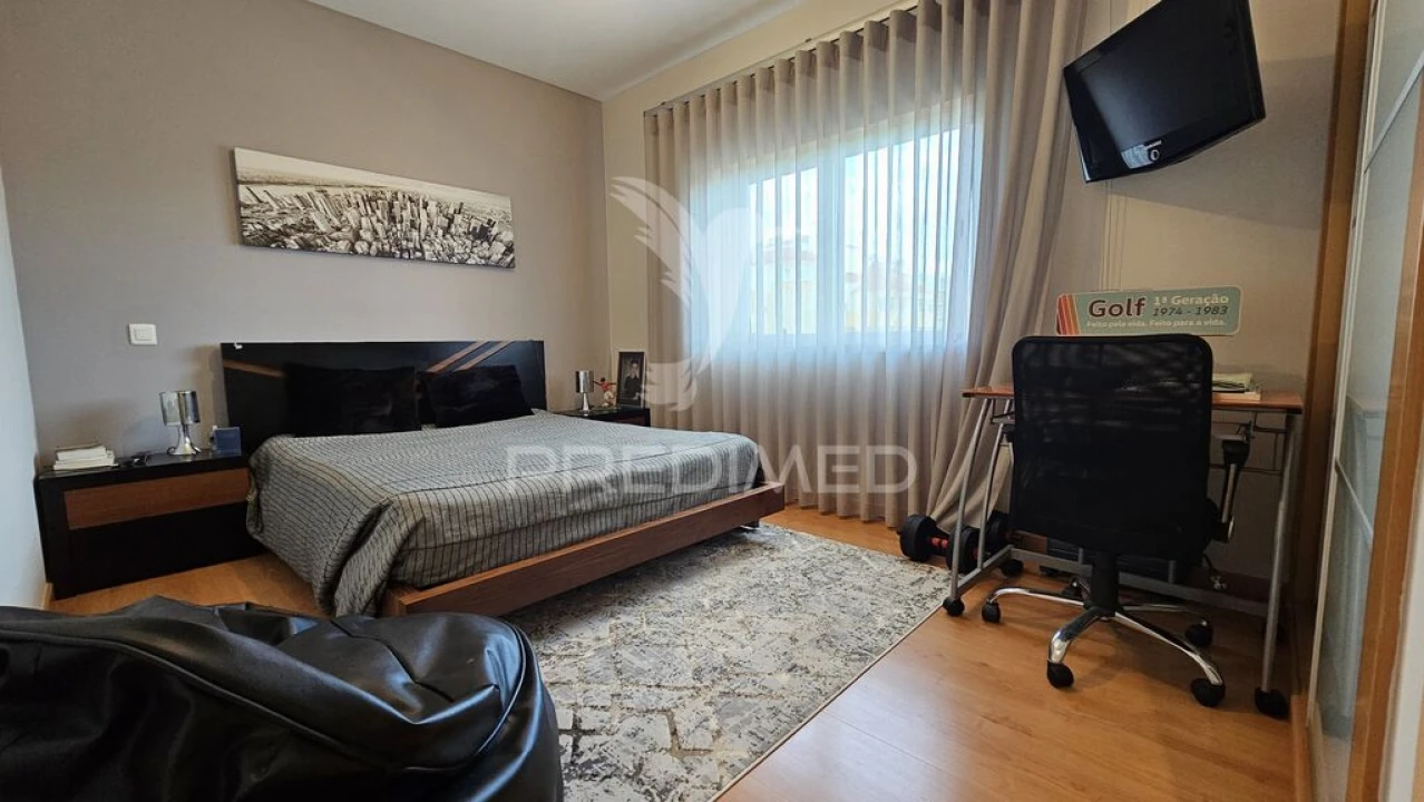 Apartamento T4 para Venda em Portimão Foto 11